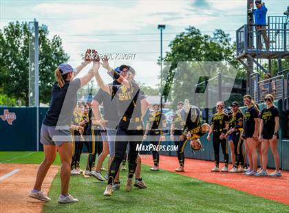 Thumbnail 2 in Calallen vs. Liberty (UIL 4A Softball Final) photogallery.