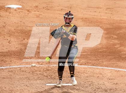 Thumbnail 3 in Calallen vs. Liberty (UIL 4A Softball Final) photogallery.
