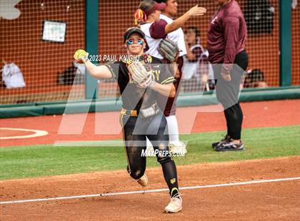 Thumbnail 2 in Calallen vs. Liberty (UIL 4A Softball Final) photogallery.