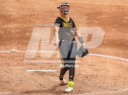 Thumbnail 1 in Calallen vs. Liberty (UIL 4A Softball Final) photogallery.