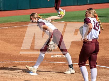 Thumbnail 2 in Calallen vs. Liberty (UIL 4A Softball Final) photogallery.