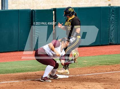 Thumbnail 3 in Calallen vs. Liberty (UIL 4A Softball Final) photogallery.