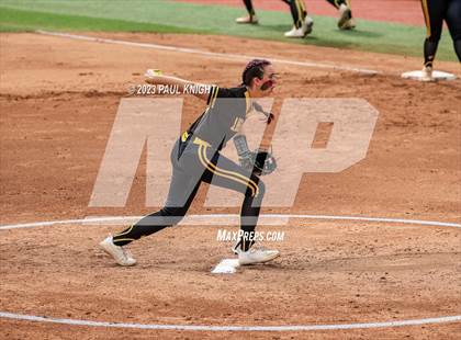 Thumbnail 2 in Calallen vs. Liberty (UIL 4A Softball Final) photogallery.