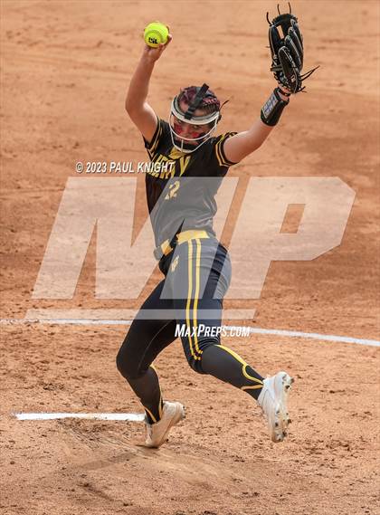 Thumbnail 2 in Calallen vs. Liberty (UIL 4A Softball Final) photogallery.