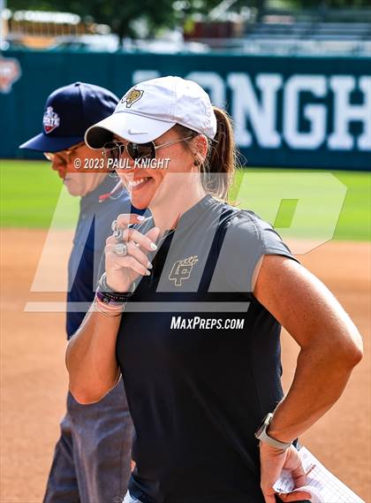 Thumbnail 2 in Calallen vs. Liberty (UIL 4A Softball Final) photogallery.