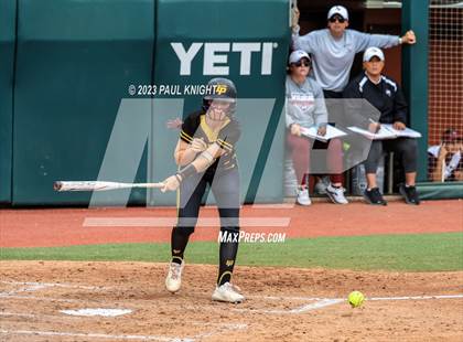 Thumbnail 3 in Calallen vs. Liberty (UIL 4A Softball Final) photogallery.