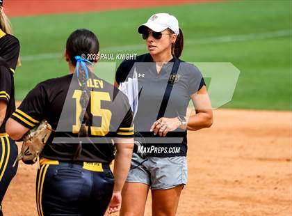 Thumbnail 2 in Calallen vs. Liberty (UIL 4A Softball Final) photogallery.