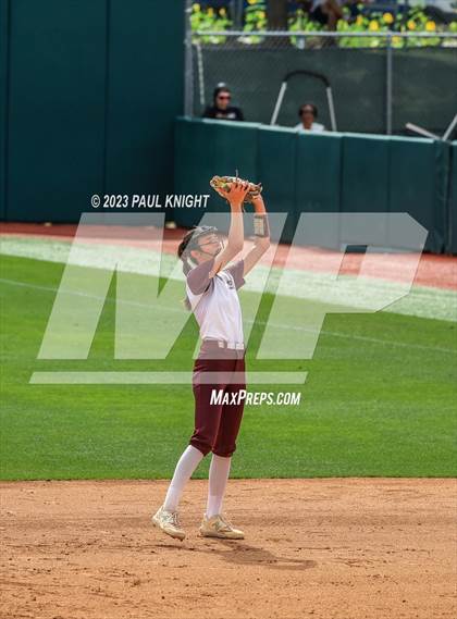 Thumbnail 3 in Calallen vs. Liberty (UIL 4A Softball Final) photogallery.