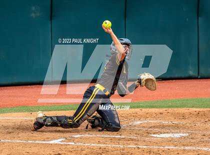 Thumbnail 3 in Calallen vs. Liberty (UIL 4A Softball Final) photogallery.