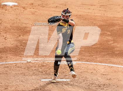 Thumbnail 2 in Calallen vs. Liberty (UIL 4A Softball Final) photogallery.