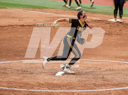 Thumbnail 1 in Calallen vs. Liberty (UIL 4A Softball Final) photogallery.