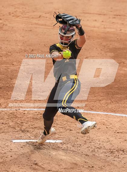 Thumbnail 3 in Calallen vs. Liberty (UIL 4A Softball Final) photogallery.