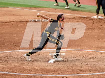 Thumbnail 3 in Calallen vs. Liberty (UIL 4A Softball Final) photogallery.