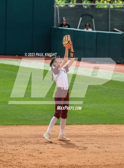 Thumbnail 2 in Calallen vs. Liberty (UIL 4A Softball Final) photogallery.