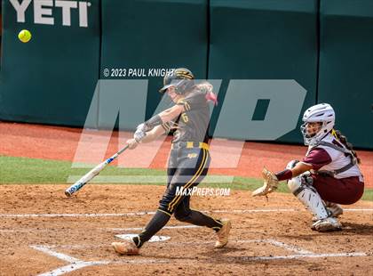 Thumbnail 2 in Calallen vs. Liberty (UIL 4A Softball Final) photogallery.
