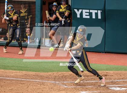Thumbnail 2 in Calallen vs. Liberty (UIL 4A Softball Final) photogallery.
