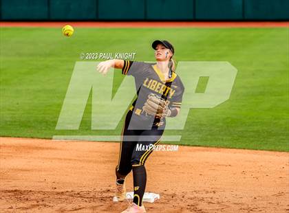 Thumbnail 1 in Calallen vs. Liberty (UIL 4A Softball Final) photogallery.