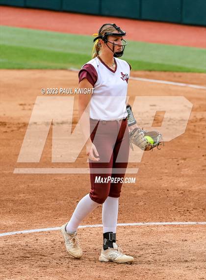 Thumbnail 2 in Calallen vs. Liberty (UIL 4A Softball Final) photogallery.
