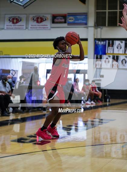 Thumbnail 2 in North Garland @ Plano East photogallery.