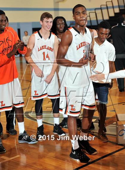 Thumbnail 2 in Lakeland vs. Shaker Heights (Nature Coast Holiday Tournament Final) photogallery.
