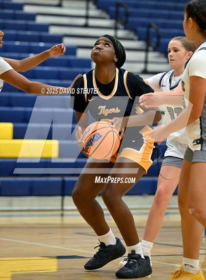 Thumbnail 1 in JV: Inderkum vs. Vista del Lago (Rumble on the River) photogallery.