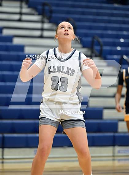 Thumbnail 2 in JV: Inderkum vs. Vista del Lago (Rumble on the River) photogallery.