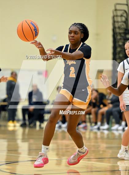 Thumbnail 1 in JV: Inderkum vs. Vista del Lago (Rumble on the River) photogallery.