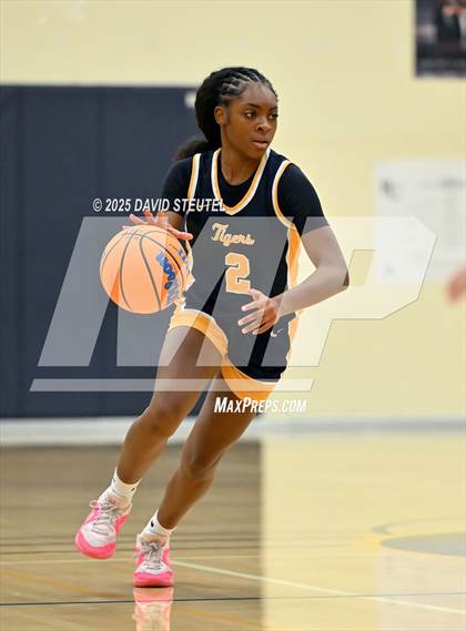 Thumbnail 3 in JV: Inderkum vs. Vista del Lago (Rumble on the River) photogallery.