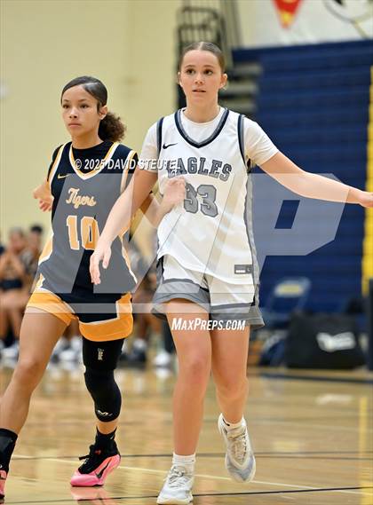 Thumbnail 2 in JV: Inderkum vs. Vista del Lago (Rumble on the River) photogallery.