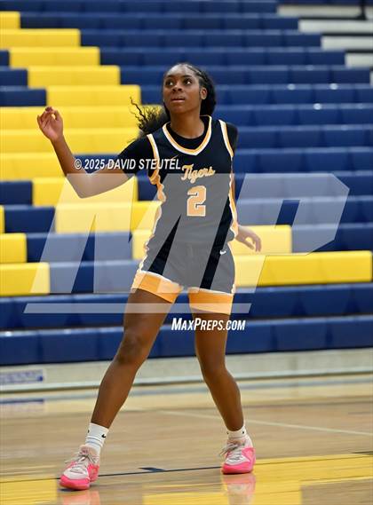 Thumbnail 2 in JV: Inderkum vs. Vista del Lago (Rumble on the River) photogallery.