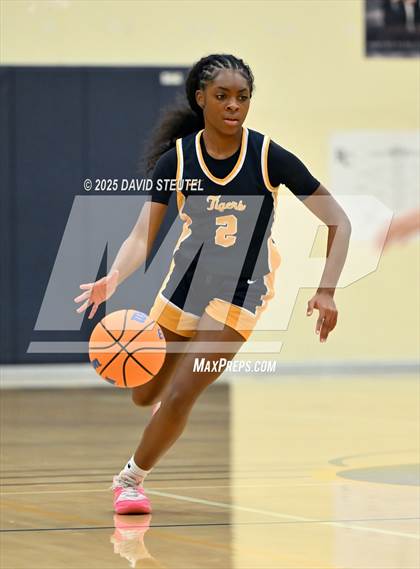 Thumbnail 2 in JV: Inderkum vs. Vista del Lago (Rumble on the River) photogallery.