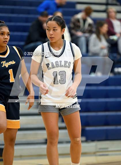 Thumbnail 2 in JV: Inderkum vs. Vista del Lago (Rumble on the River) photogallery.