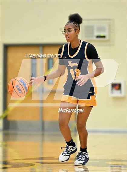 Thumbnail 1 in JV: Inderkum vs. Vista del Lago (Rumble on the River) photogallery.
