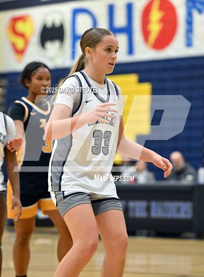 Thumbnail 2 in JV: Inderkum vs. Vista del Lago (Rumble on the River) photogallery.