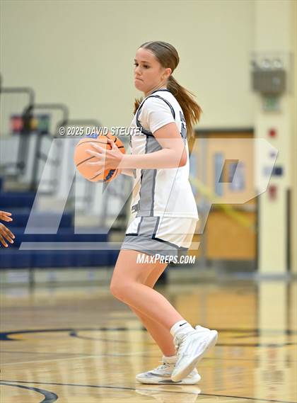 Thumbnail 3 in JV: Inderkum vs. Vista del Lago (Rumble on the River) photogallery.