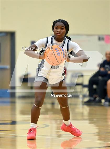 Thumbnail 2 in JV: Inderkum vs. Vista del Lago (Rumble on the River) photogallery.