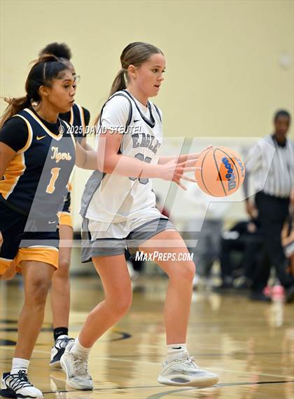 Thumbnail 3 in JV: Inderkum vs. Vista del Lago (Rumble on the River) photogallery.