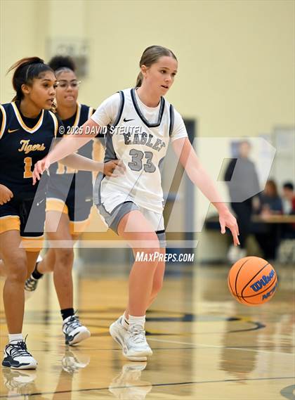 Thumbnail 2 in JV: Inderkum vs. Vista del Lago (Rumble on the River) photogallery.