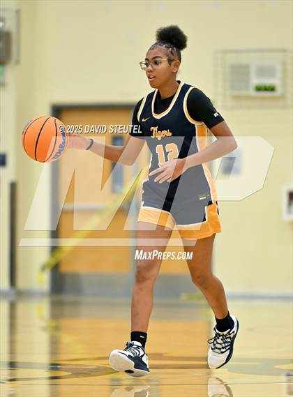 Thumbnail 2 in JV: Inderkum vs. Vista del Lago (Rumble on the River) photogallery.