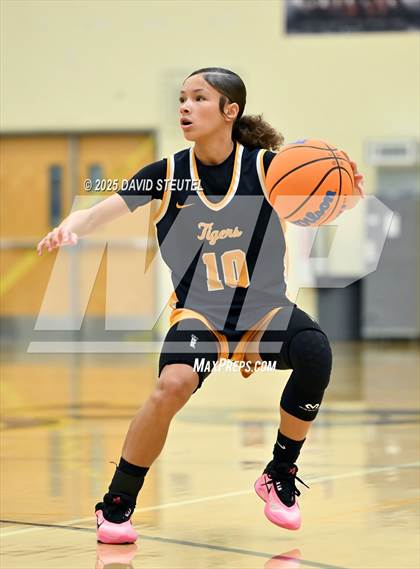 Thumbnail 3 in JV: Inderkum vs. Vista del Lago (Rumble on the River) photogallery.