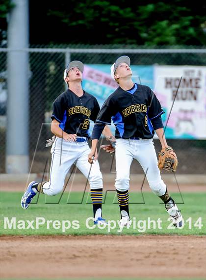 Thumbnail 3 in Lincoln vs Yuba City (CIF SJS D3 Playoff) photogallery.