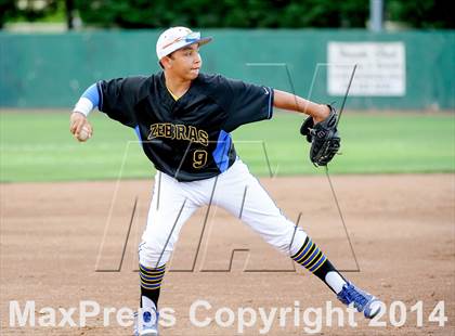 Thumbnail 2 in Lincoln vs Yuba City (CIF SJS D3 Playoff) photogallery.