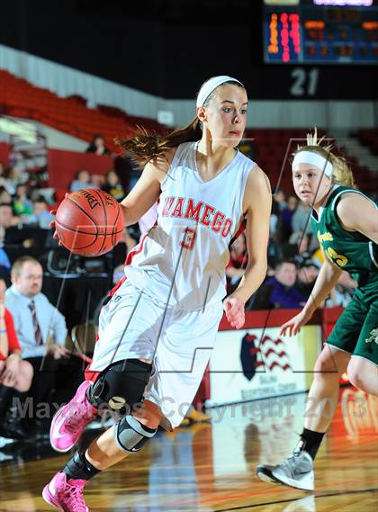 Thumbnail 3 in Wamego vs. Pratt (KSHSAA 4A 1st Round) photogallery.