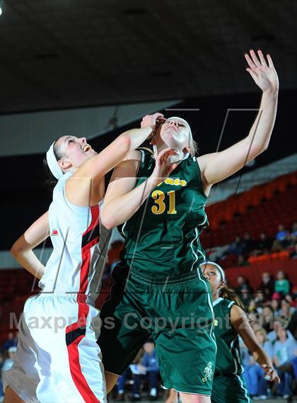 Thumbnail 3 in Wamego vs. Pratt (KSHSAA 4A 1st Round) photogallery.