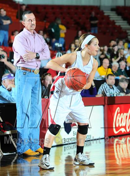 Thumbnail 3 in Wamego vs. Pratt (KSHSAA 4A 1st Round) photogallery.