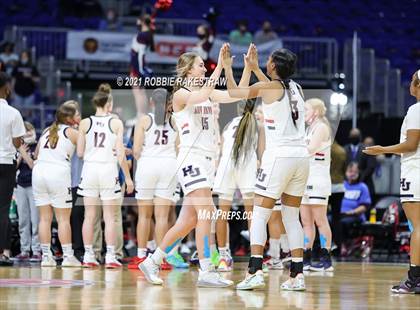 Thumbnail 2 in Hardin-Jefferson vs. Canyon (UIL 4A Final) photogallery.