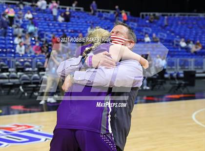 Thumbnail 1 in Hardin-Jefferson vs. Canyon (UIL 4A Final) photogallery.
