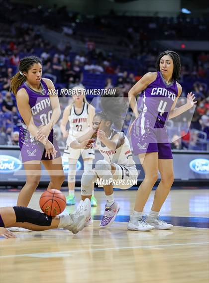 Thumbnail 2 in Hardin-Jefferson vs. Canyon (UIL 4A Final) photogallery.