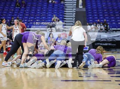 Thumbnail 3 in Hardin-Jefferson vs. Canyon (UIL 4A Final) photogallery.