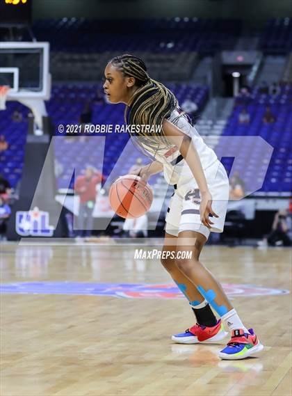 Thumbnail 3 in Hardin-Jefferson vs. Canyon (UIL 4A Final) photogallery.